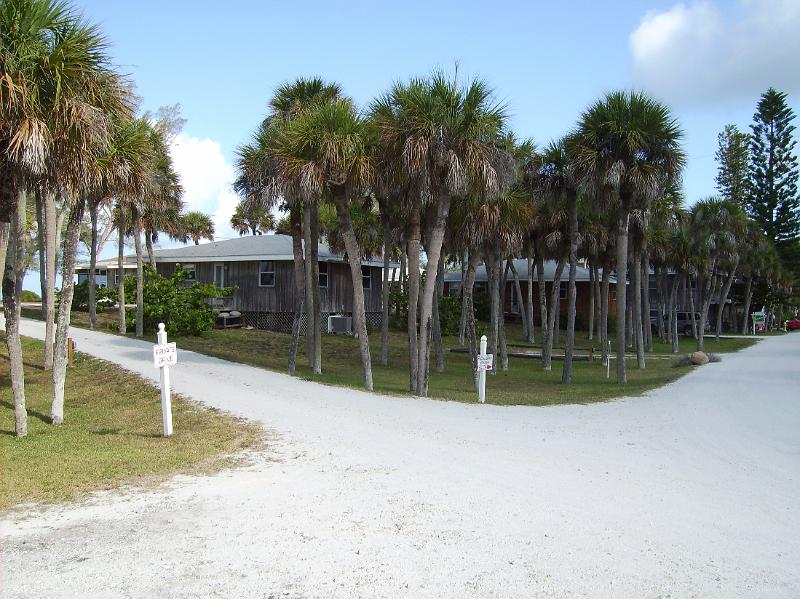 Pelican Shore Cottages 6-6-08 023.jpg